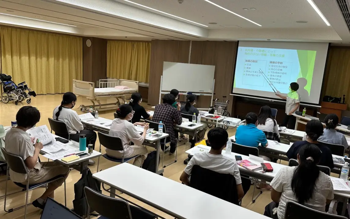 介護職員初任者研修の座学の写真